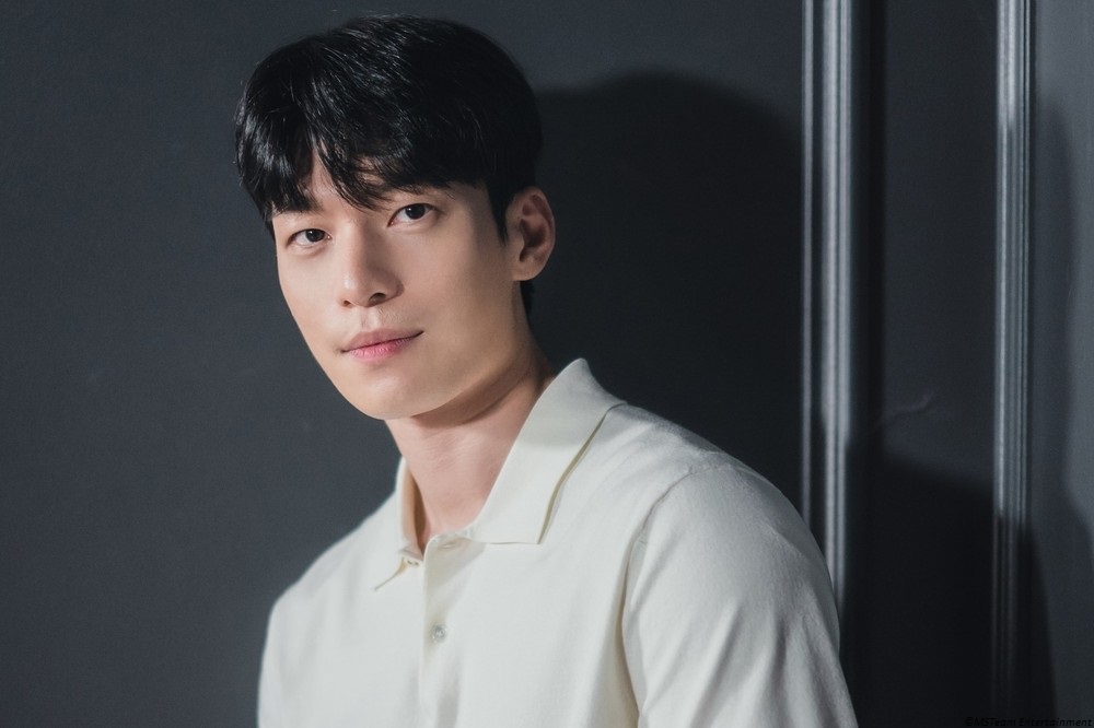wi-ha-joon-drama-profile-facts-wife-tmi-1 Wi Ha-Joon de 'Round 6' No Brasil! Tudo o que Você Precisa Saber Sobre o Encontro com Fãs em Abril